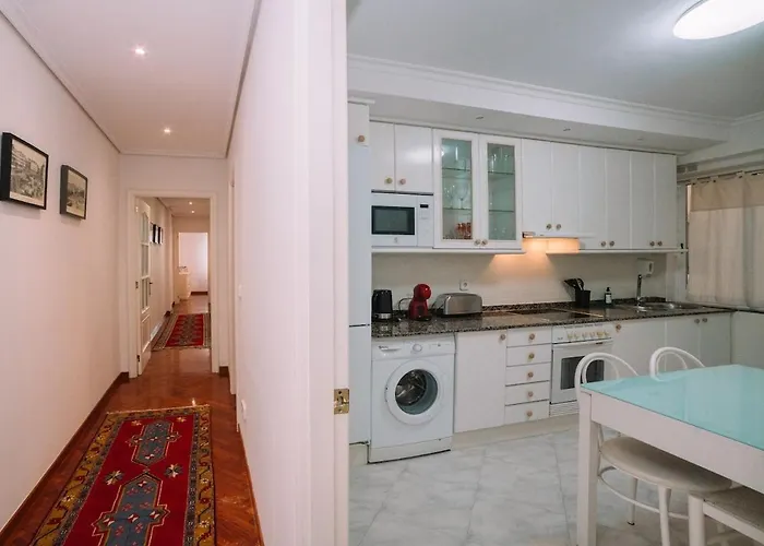 Espacio Luz En El Centro De By *